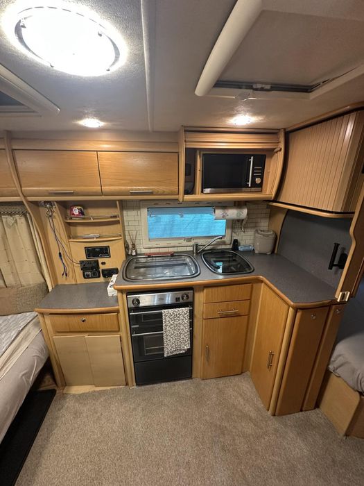 Каравана в къмпинг Аспровалта