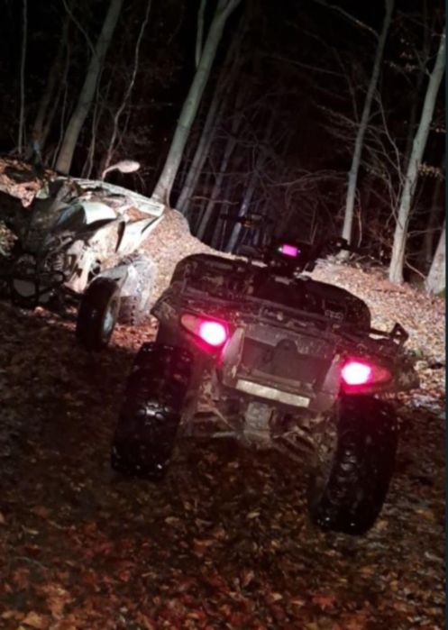 Vând sau schimb Polaris 850