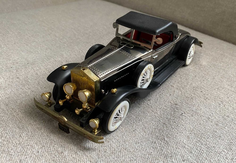 Macheta cu radio inclus Rolls Royce Phantom II în cutie Hong Kong