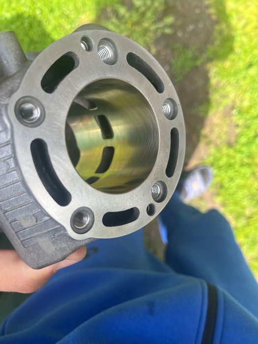 Цилиндър и бутало за Honda cr 125!!!