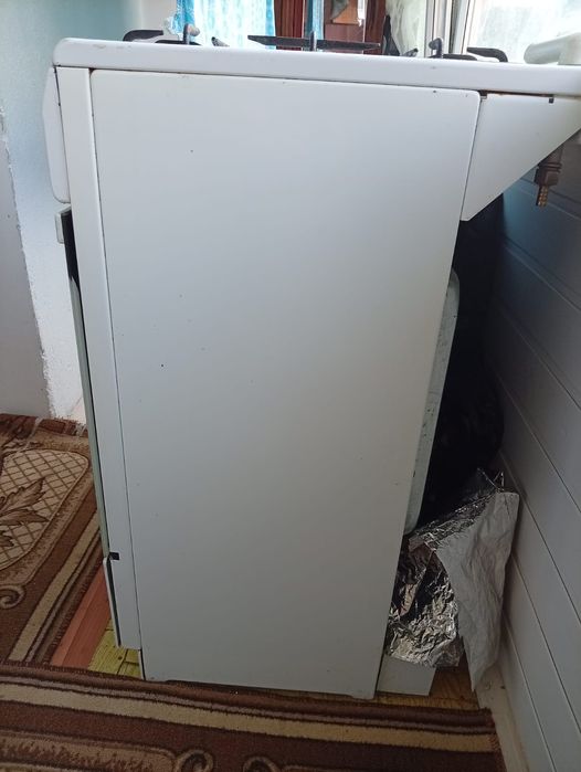 Продам газовую плиту