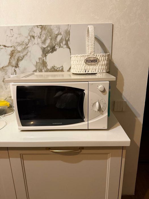 Продам микроволновку Samsung