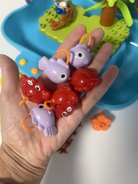 Музикална водна пързалка с рибки и части на конструктор, водна маса, игра, вода