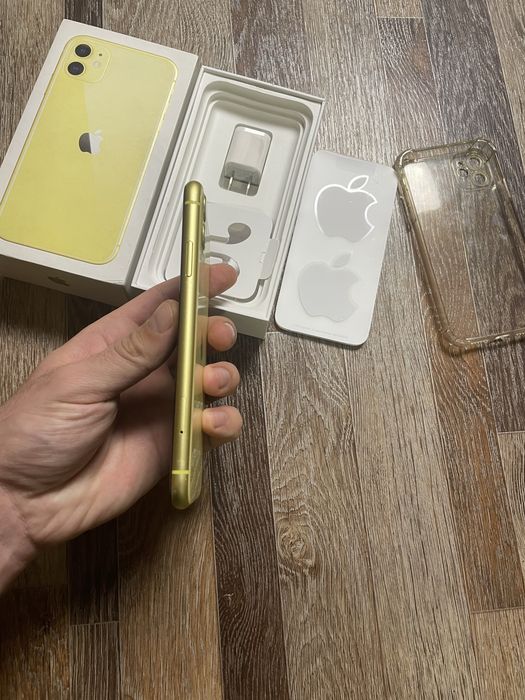 Продам телефон Айфон 11