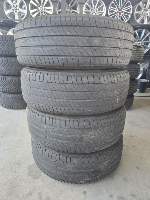 4 Броя 215/55/17 Michelin 2x6,3mm 2x5mm
