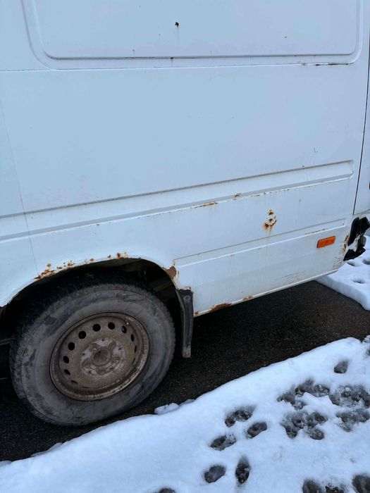 Продавам микробус