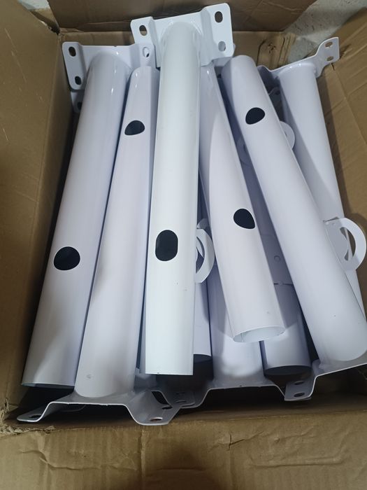 Деворда урнатиладиган прожекторлар учун стойка