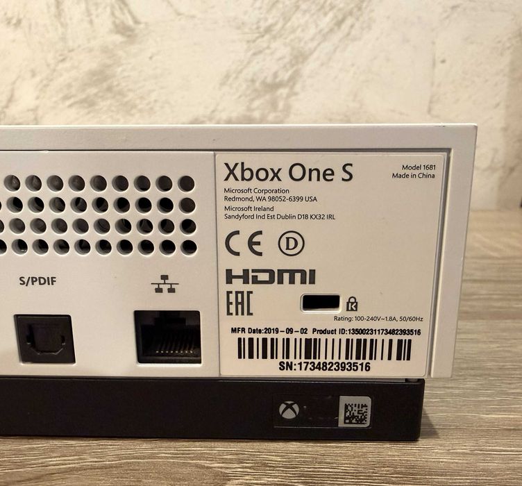 Xbox One S 1TB – Alb