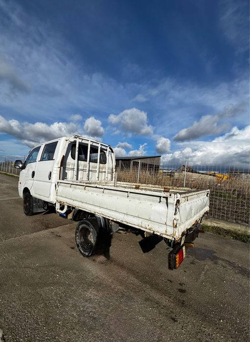 bara fata camioneta Kia K2500
