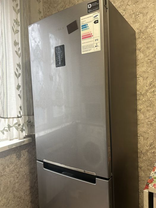 Продаю холодильник. Самовывоз.