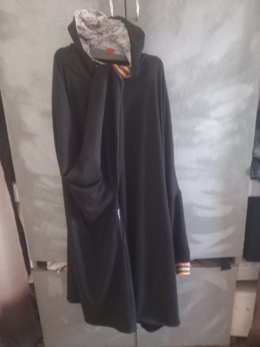 Възглавница за бременни,голяма топла дреха ,одеало с ръкави