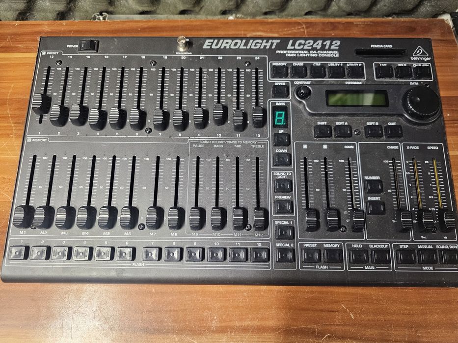 Behringer EUROLIGTH LC2412