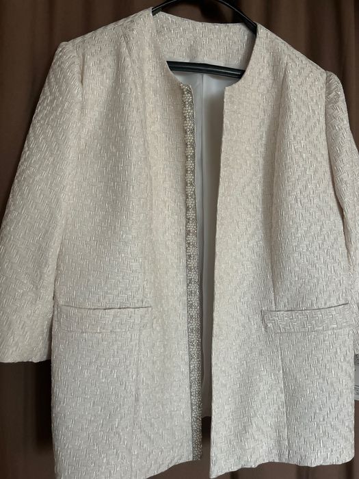 Рокля със сако-мръсно бяло