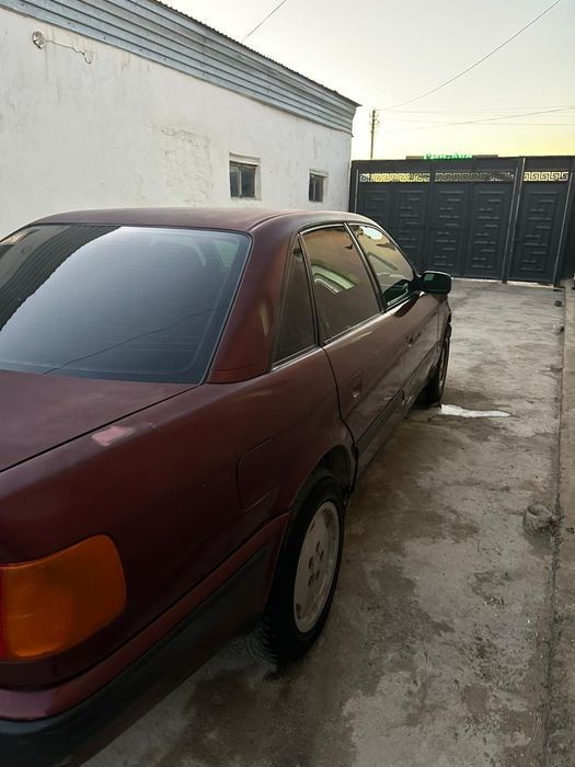 Продам автомашину Ауди С 4,1992г.В. Обьем 2