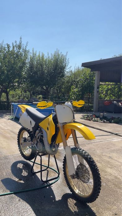 Cross Suzuki RM125