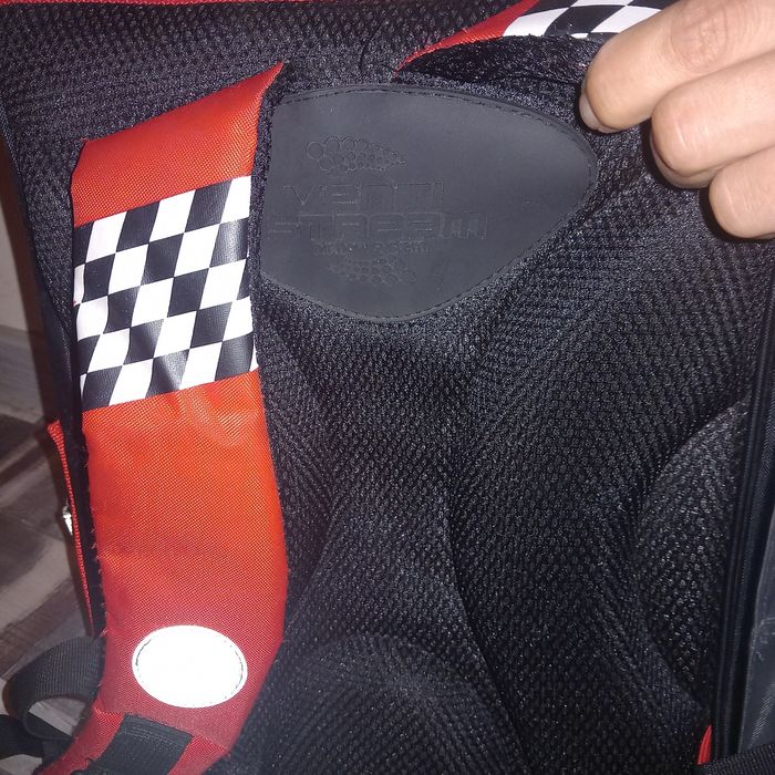 Ергономична ученическа раница Hot Wheels + несесер Hot Wheels