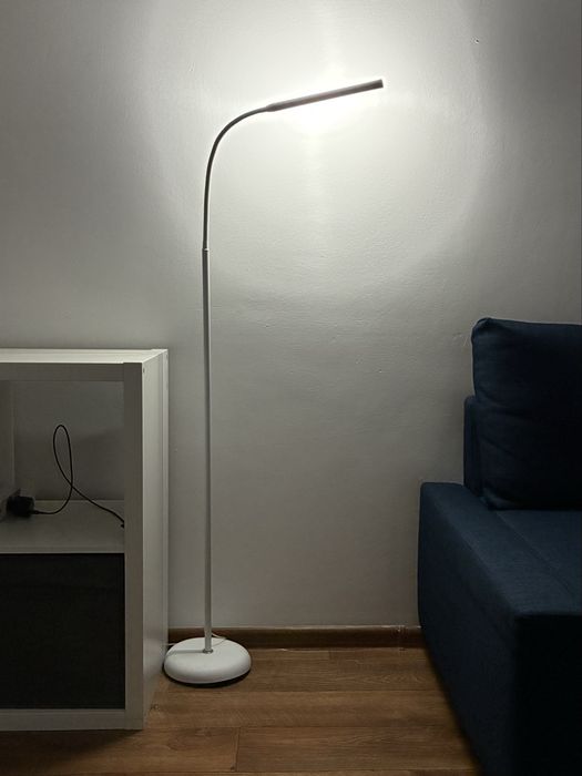 Стильная напольная лампа