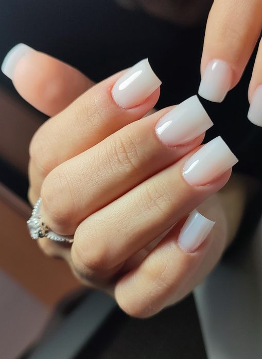 Маникюр, шугаринг