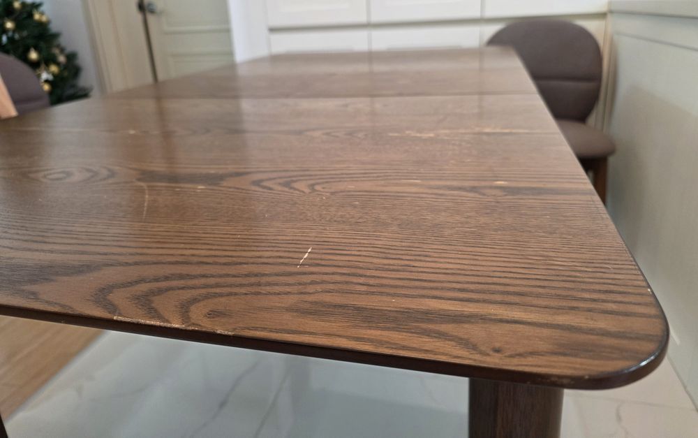 Кухонный стол со стульями