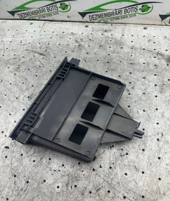 Spatiu depozitare 6Q0857919A 6Q0857919A Volkswagen VW Polo 2002