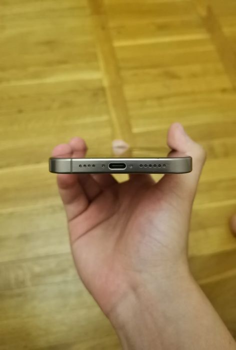 Продам Iphone 16 pro max в идеальном состоянии