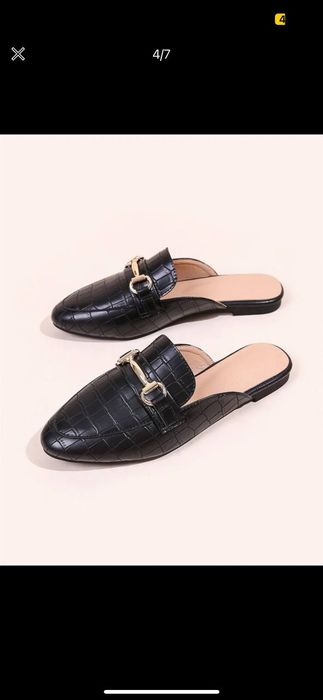 Спортно -елегантни чехли.