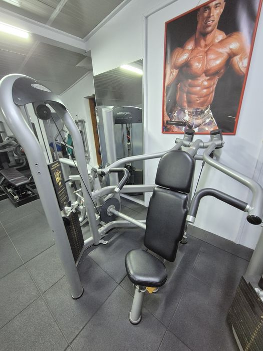 Presă umeri convergentă Matrix G3 !!!