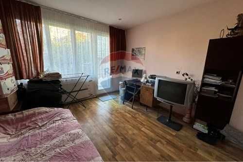 Продава се Етаж от къща в Шумен, Пожарната - 110 кв.м за 1395 €/кв.м - Снимка #12