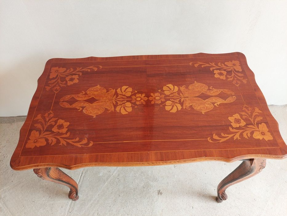 Masuta veche din lemn  masiv