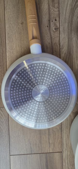 Тенджери Karaca и тиган