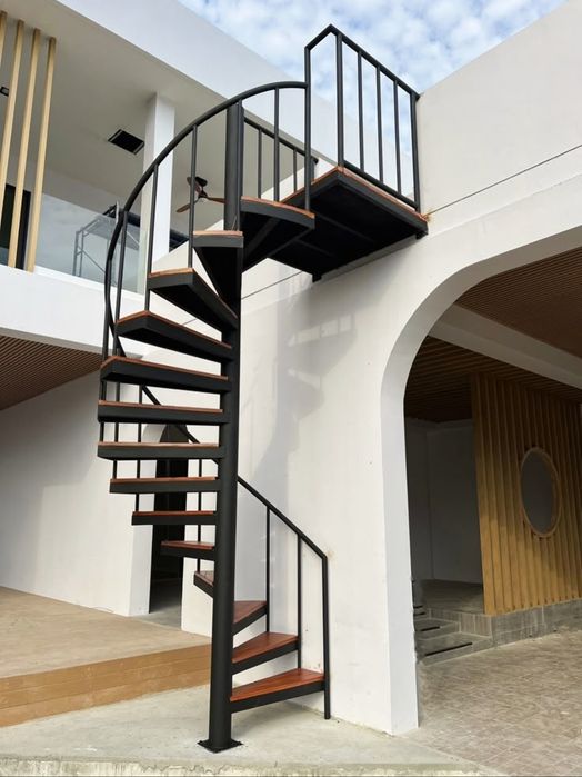 Scări Spirala Interioare și exterioare