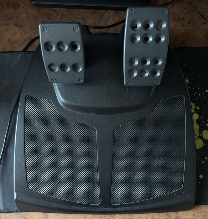Игровой руль Logitech momo racing