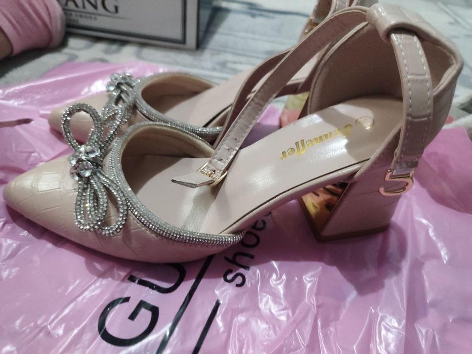 Tufli basanojka sotiladi