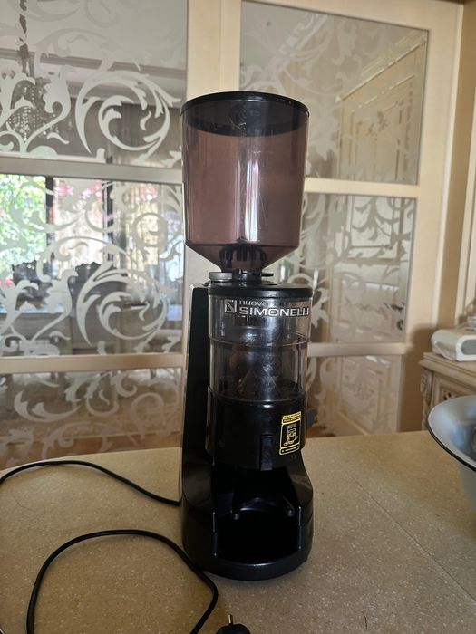 Кофемолка simonelli