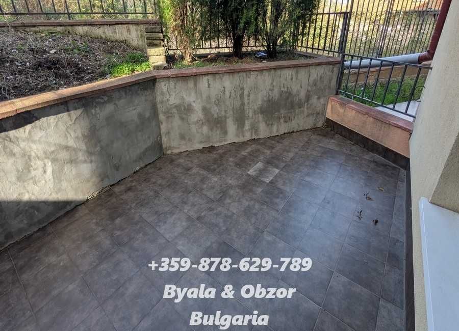 Просторен двустаен апартамент с 2 бани в гр.Бяла