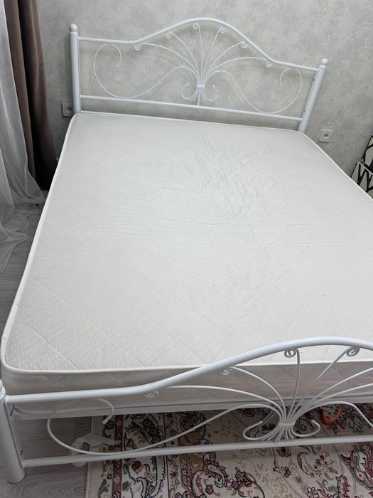 Продаю двухспальную кровать