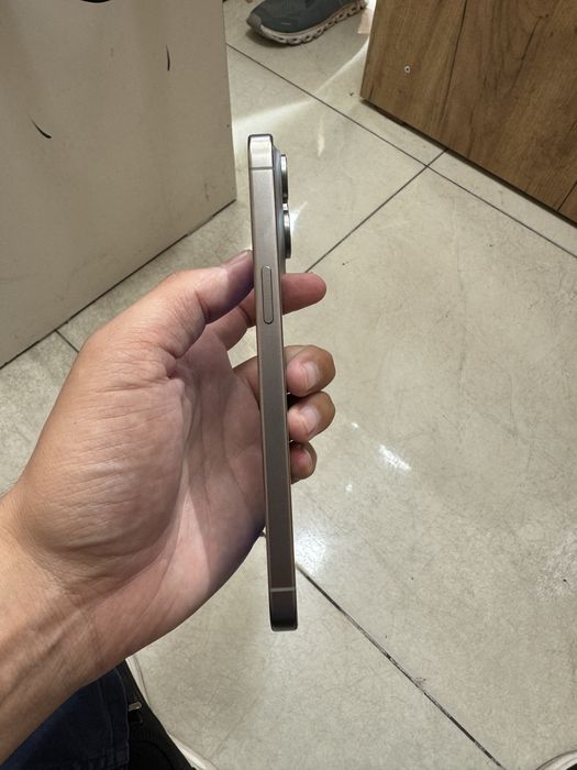 Iphone 15 pro max. SROCHNI SOTILADI