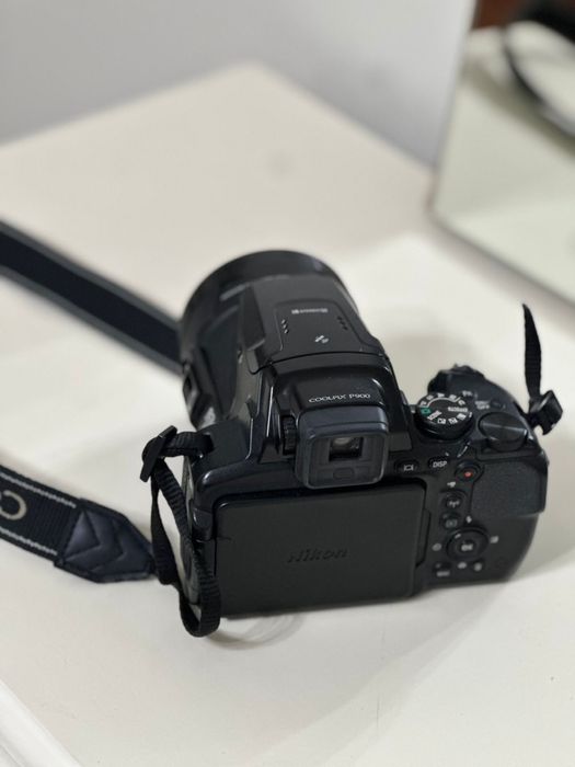 Nikon cool px 900