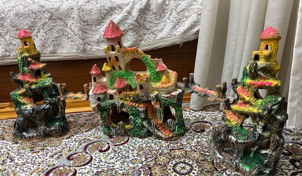 Домики для рыб.