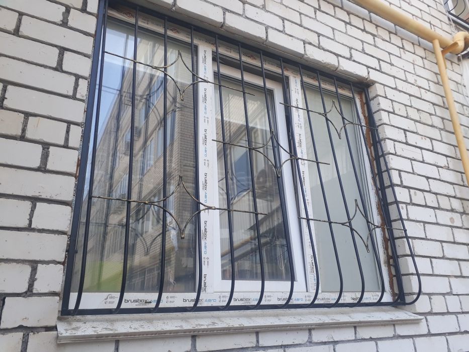 Решотки на окна.