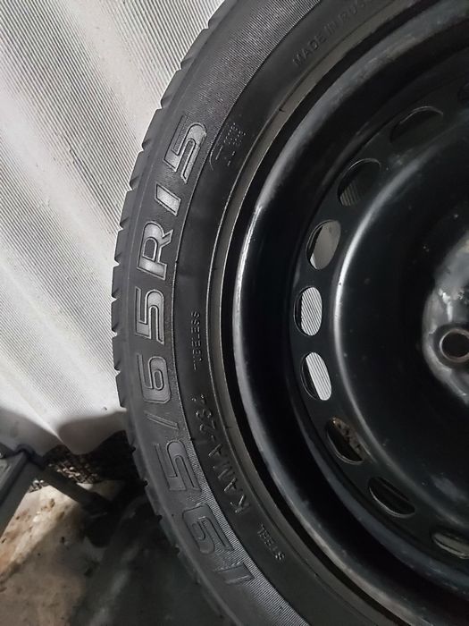 Продам летние шины с дисками R15