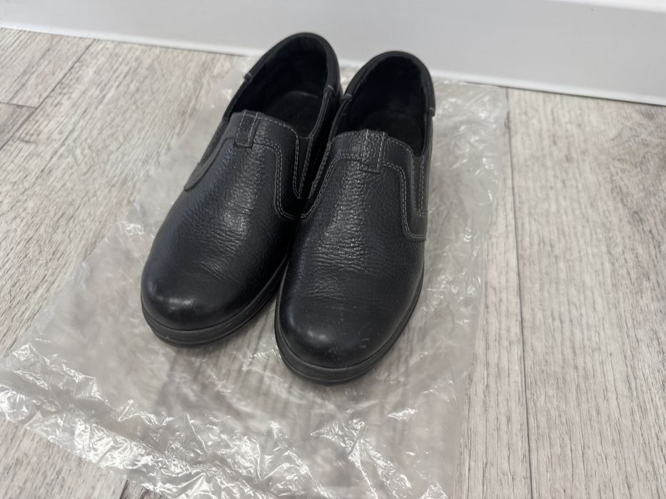 Продам туфли классические на мальчика