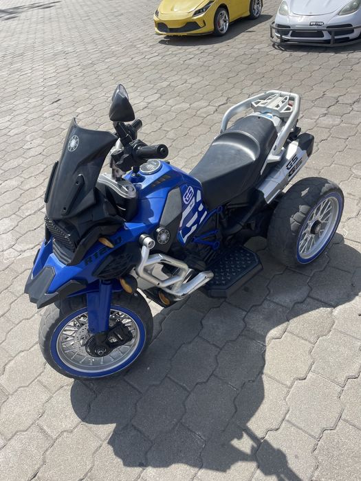 Продам детские машинки