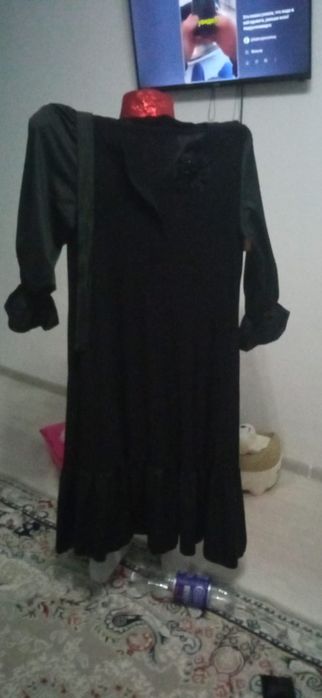 Продам две платья женский