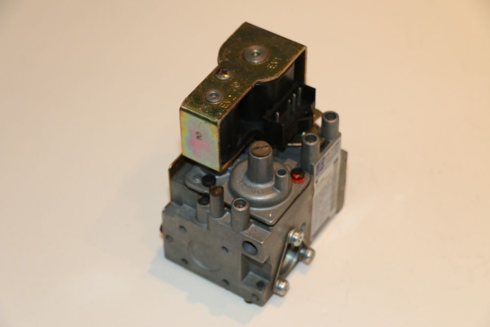 Vana de gaz Sigma 848 centrala in condensarea Ariston Clas sau Genus