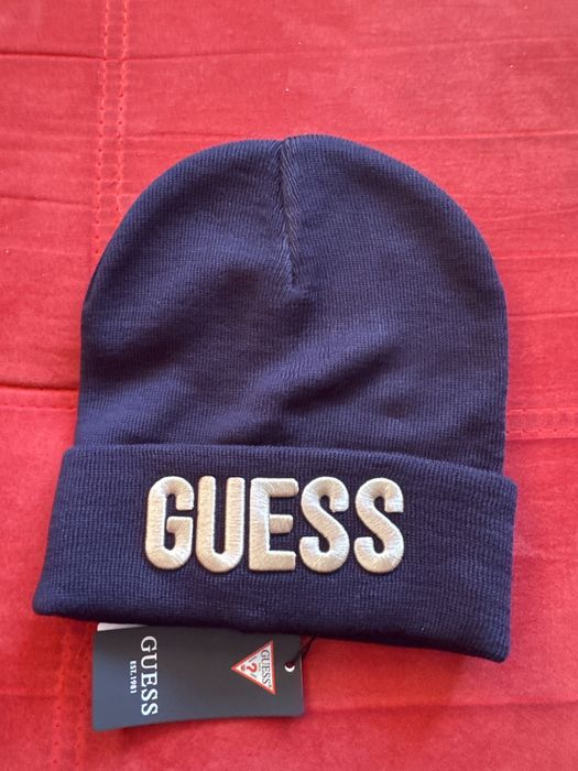 Guess - детска шапка 14-16 години