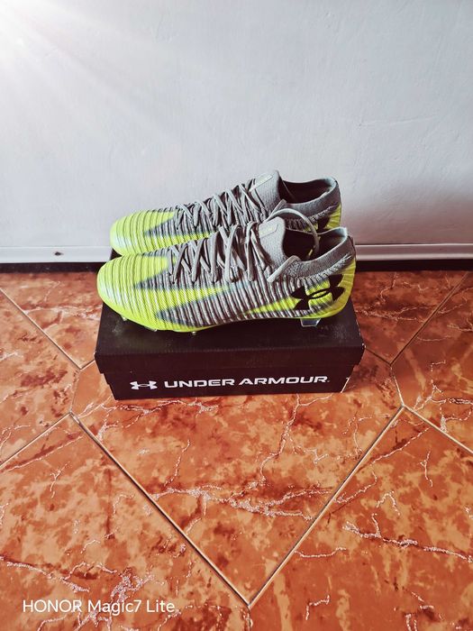 Футболни обувки/бутонки Under Armour - нови ОРИГИНАЛНИ № 40