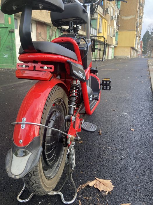 Двуместен електрически скутер