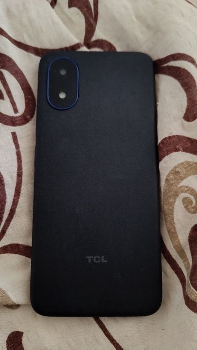 Se vinde 2 telefoane noii nu au fost folosite