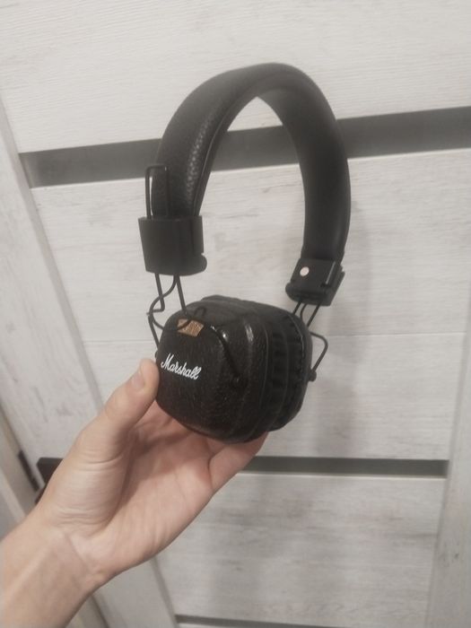 Продам блютуз наушники